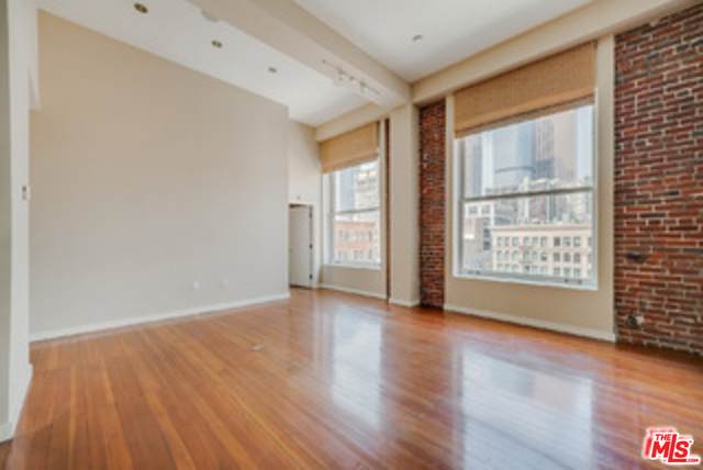 257 Spring St - Photo 1