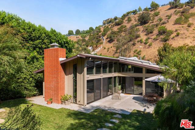 1819 Franklin Canyon Dr - Photo 1