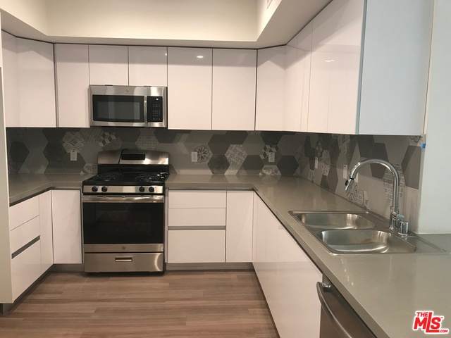 1265 Barry Ave - Photo 1