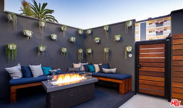 616 Esplanade - Photo 1