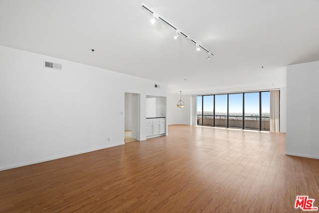 10660 Wilshire Blvd - Photo 1