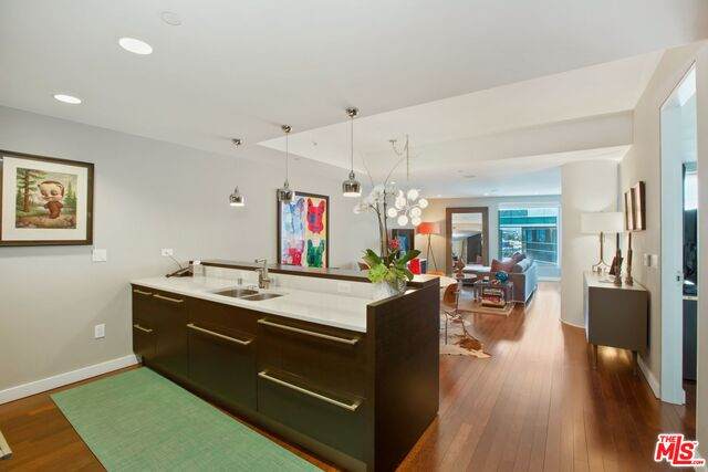 6250 Hollywood Blvd - Photo 1