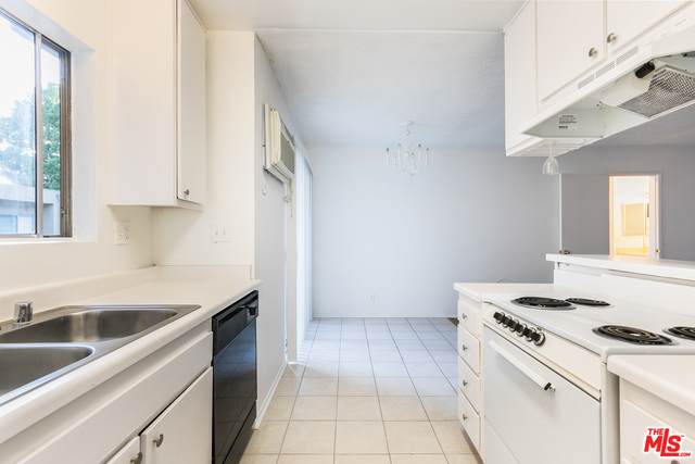 1011 Palm Ave - Photo 1