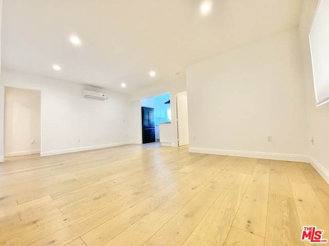 543 Indiana Ave - Photo 1