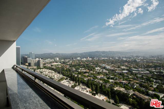 2222 Avenue Of The Stars - Photo 1
