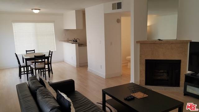 7035 Woodley Ave - Photo 1