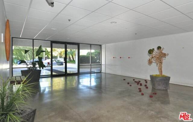 660 Sweetzer Ave - Photo 1