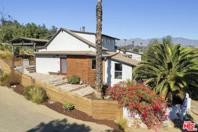 4385 Rose Hill Dr - Photo 1