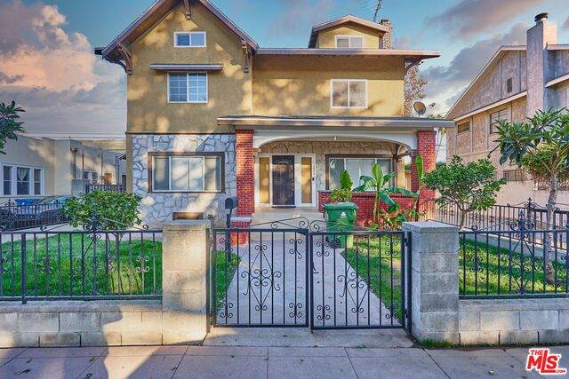 1624 Cimarron St - Photo 1