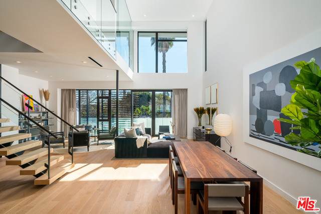 702 Doheny Dr - Photo 1