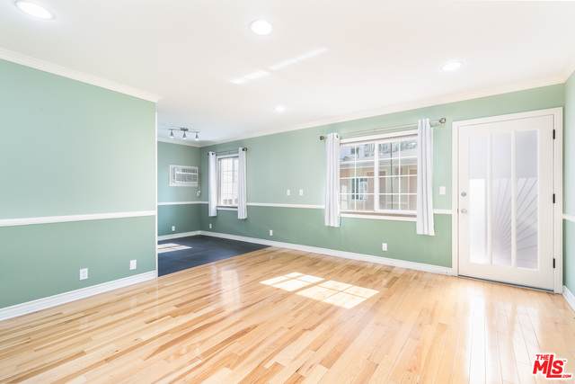 1126 Formosa Ave - Photo 1