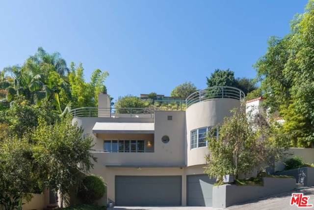 1543 Marmont Ave - Photo 1