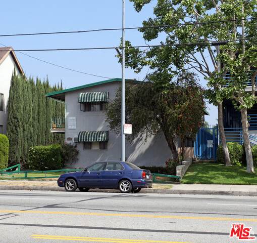 15045 Burbank Blvd - Photo 1