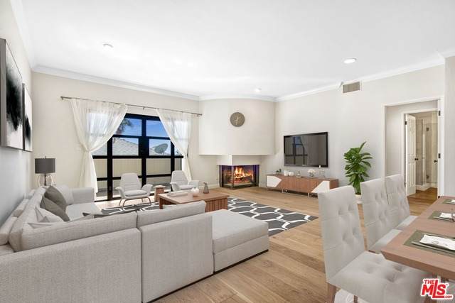1133 Clark St - Photo 1