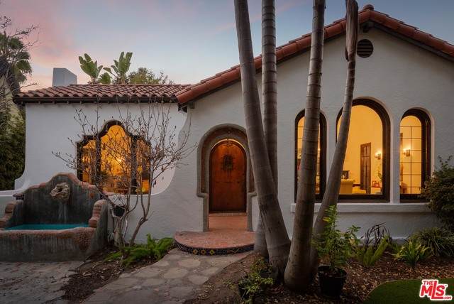 853 Hauser Blvd - Photo 1