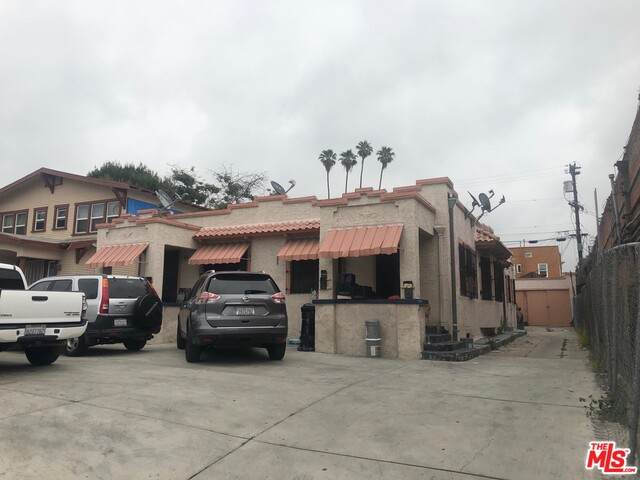 304 Kenmore Ave - Photo 1