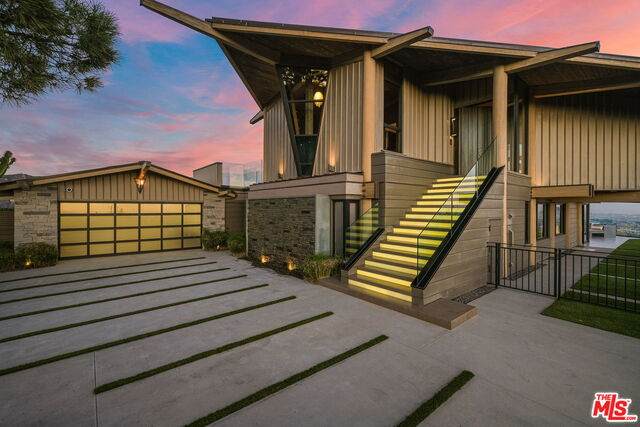 7000 Macapa Dr - Photo 1