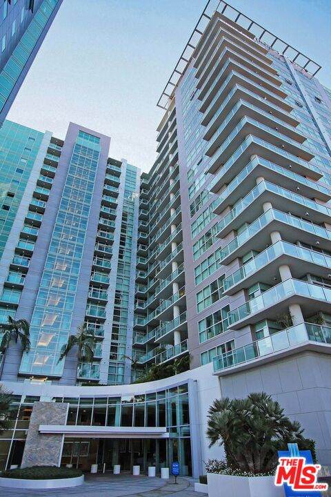 13700 Marina Pointe Dr - Photo 1