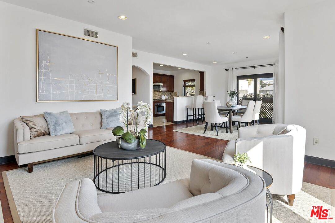 10319 Almayo Ave - Photo 1