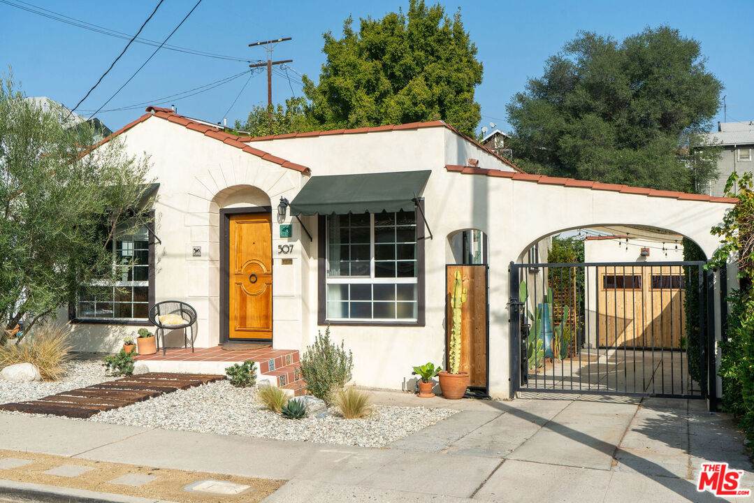 507 Avenue 49 - Photo 1