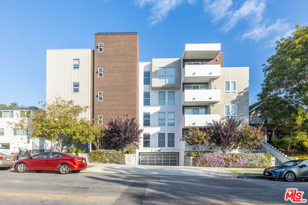 4813 Oakwood Ave - Photo 1