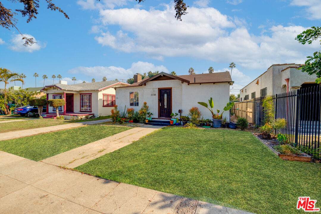 5738 Ruthelen St - Photo 1