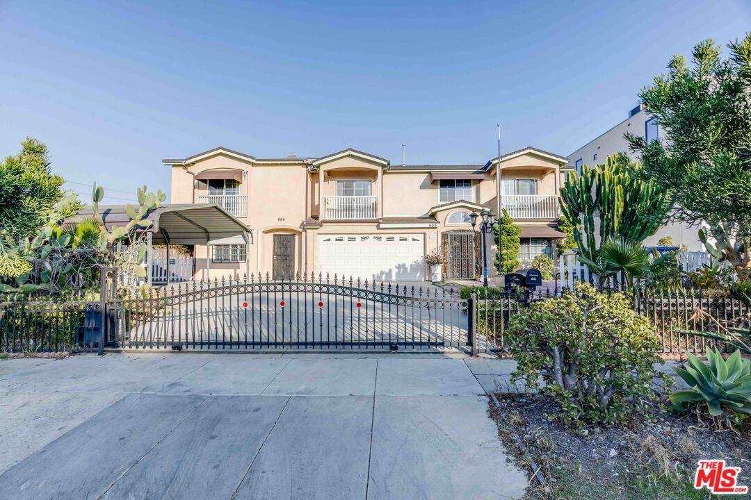 668 Mariposa Ave - Photo 1