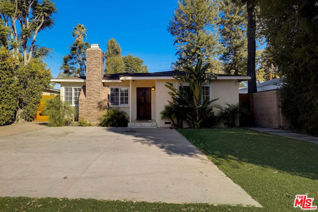 22715 Mariano St - Photo 1
