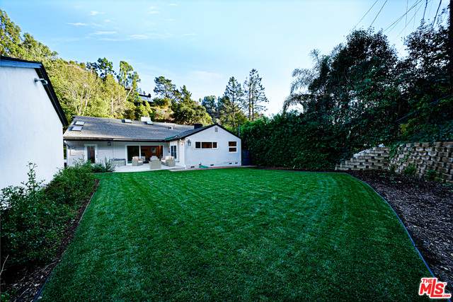 1609 Roscomare Rd - Photo 1
