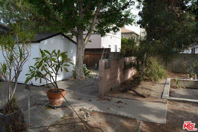 11436 Emelita St - Photo 1