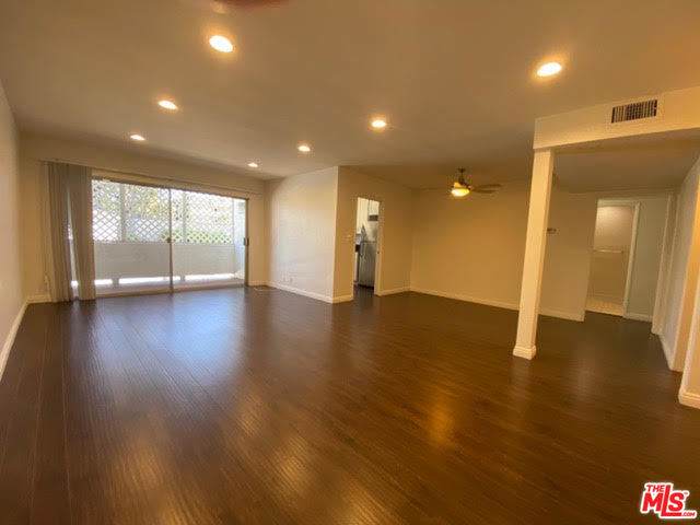 416 Oakhurst Dr - Photo 1