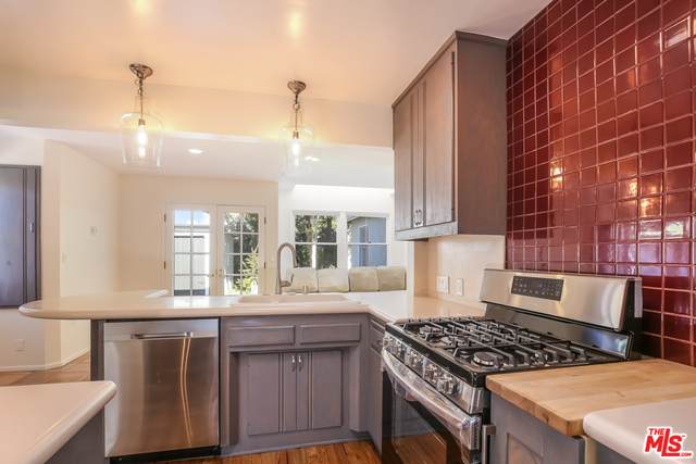 10821 Cushdon Ave - Photo 1