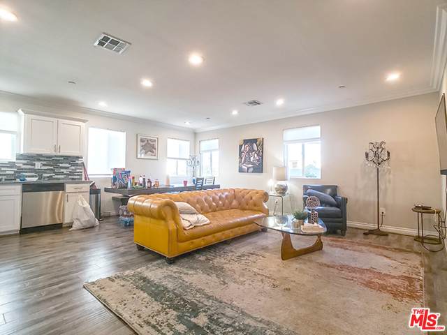 963 Wilton Pl - Photo 1