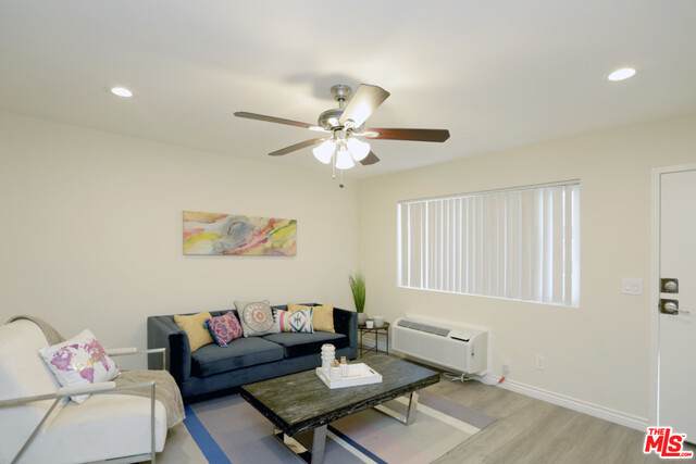 538 Manhattan Pl - Photo 1