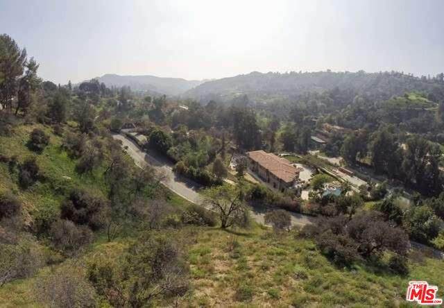 2811 Benedict Canyon Dr - Photo 1