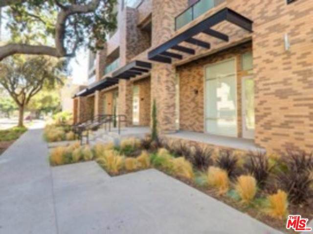 177 Hudson Ave - Photo 1