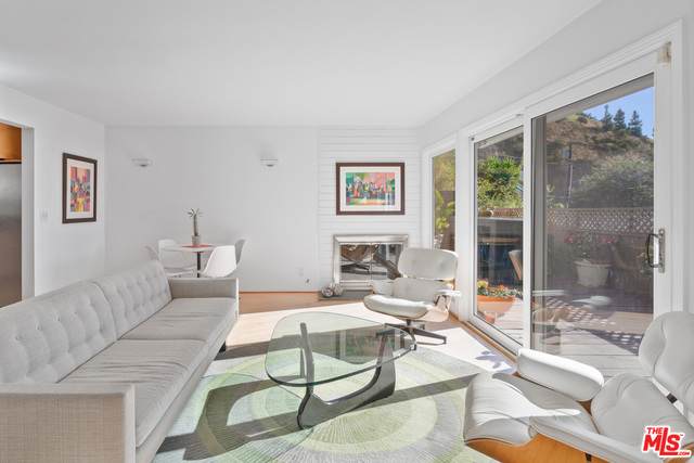 1681 Marmont Ave - Photo 1
