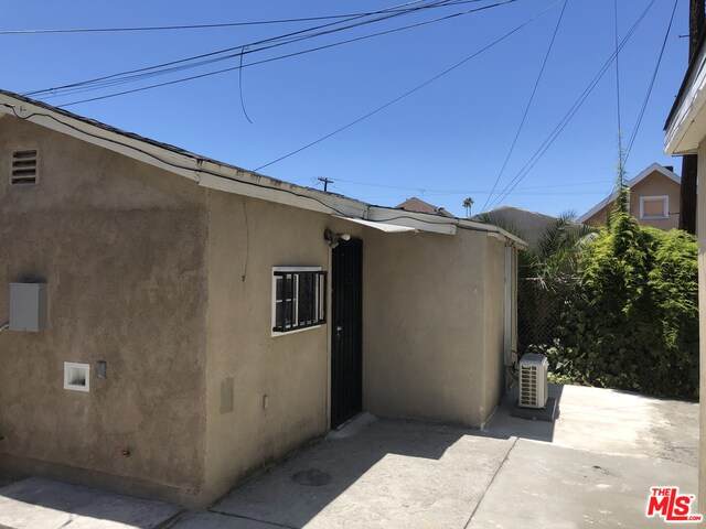 3423-1/2 Walton Ave - Photo 1
