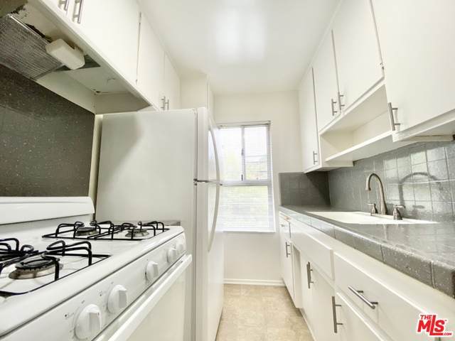 3399 Bennett - Photo 1