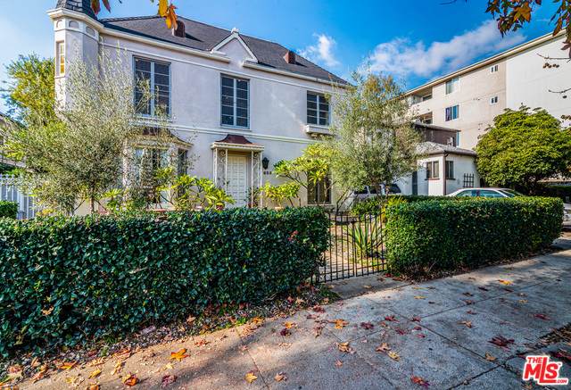 825 Edinburgh Ave - Photo 1