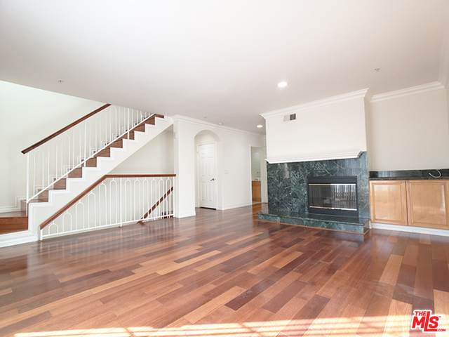 821 Gramercy Pl - Photo 1