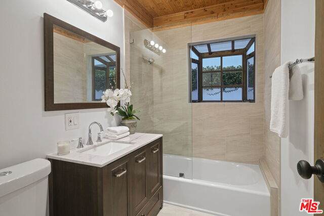 543 Westmount Dr - Photo 1