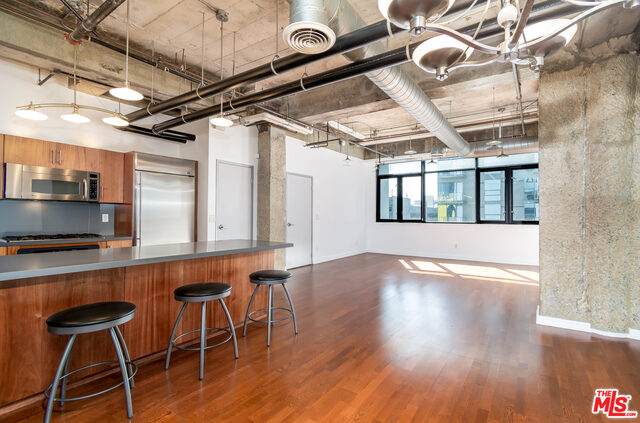 330 11th St - Photo 1