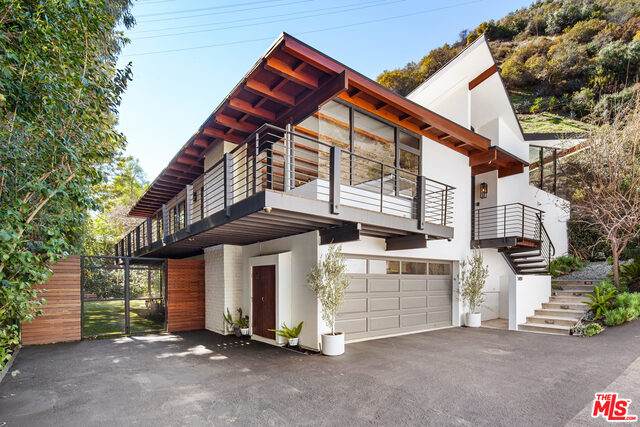 3489 Mandeville Canyon Rd - Photo 1
