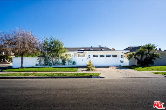 3942 Kitten Cir - Photo 1