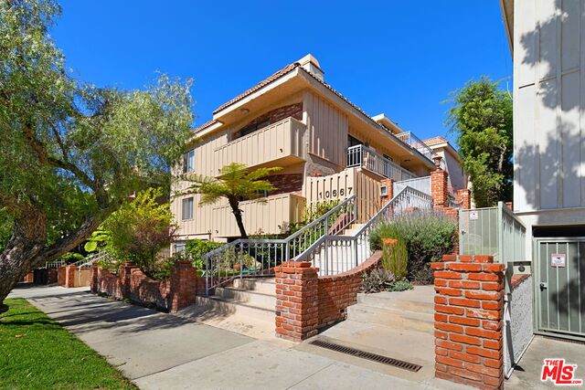 10667 Wilkins Ave - Photo 1