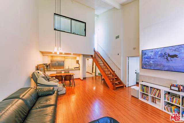 970 Kingsley Dr - Photo 1