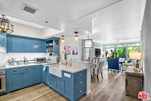13700 Marina Pointe Dr - Photo 1