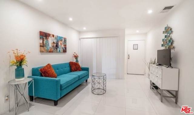 420 Villa Ct - Photo 1