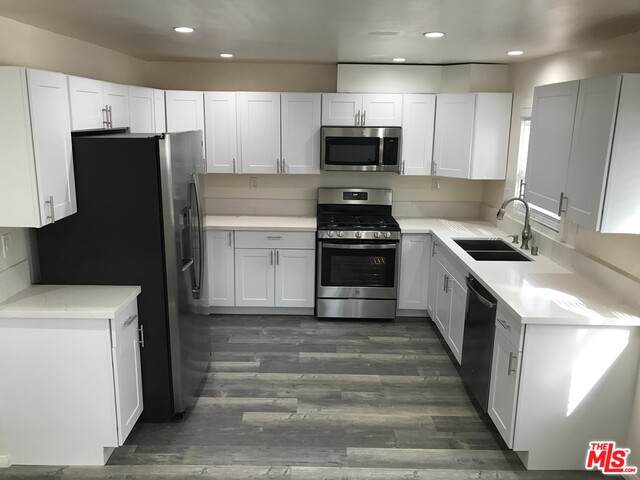 802 Dillon St - Photo 1